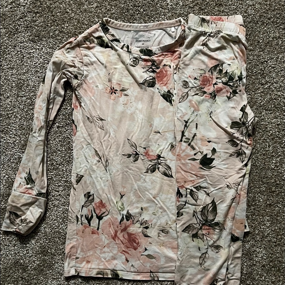 Super soft posh peanut 5T pajama set.